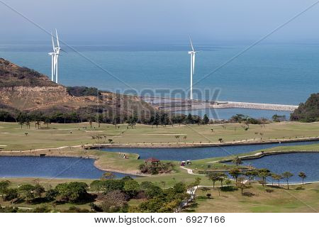 กอล์ฟที่ มีดีกรีและ Windmill พลังงานหลังจาก