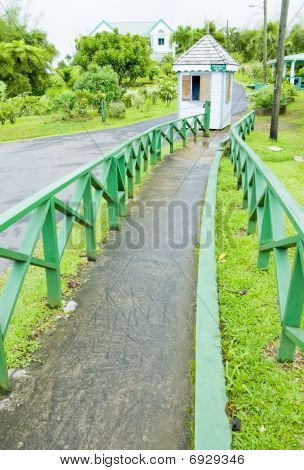 ทางเข้าอุทยานแห่งชาติแกรนด์ Etang ประเทศเกรเนดา