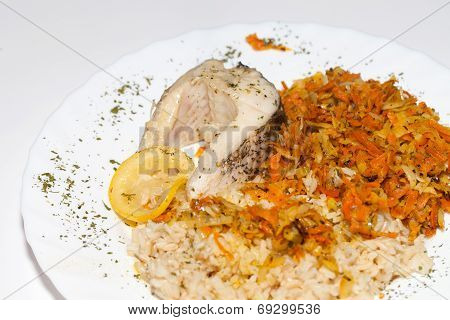 the healthy diet - brown rice with fisch and vegetable