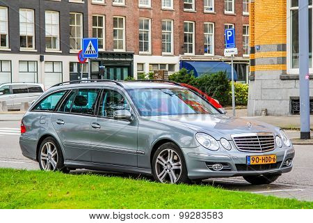 Mercedes-benz S211 E-class