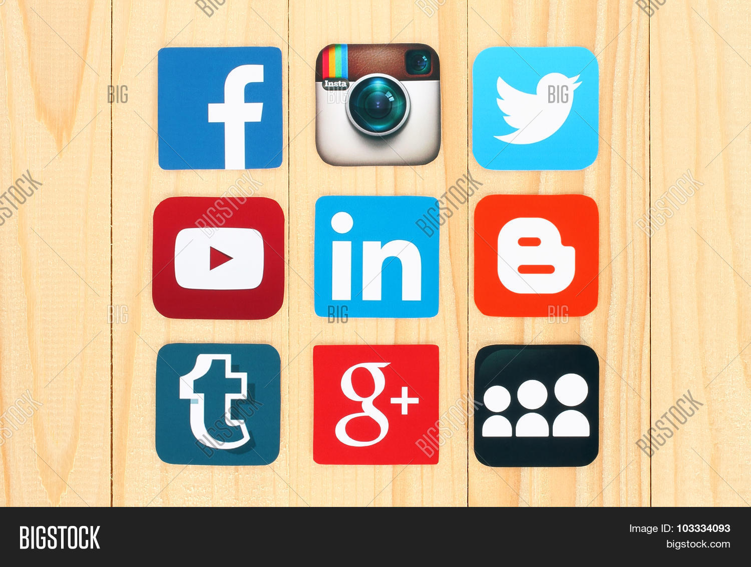Famous Social Media Image & Photo (Free Trial) | Bigstock
