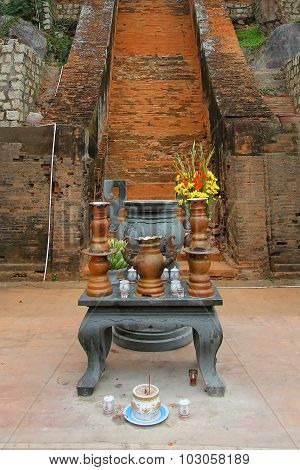 Temple. Offerings.