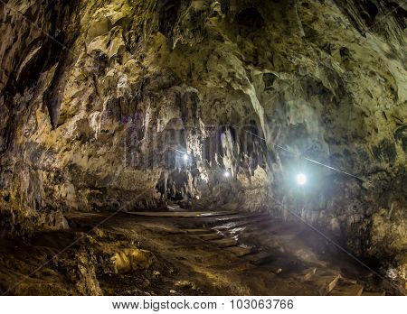 Beautiful Lod cave in Sappong