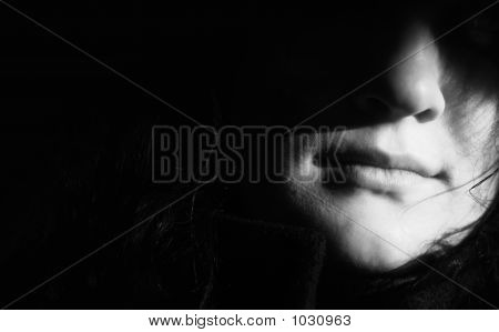 Fille dans l'ombre