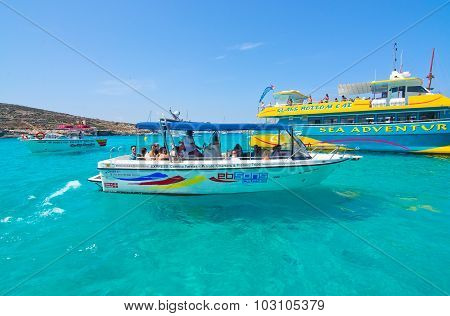 Tour Boats Blue Lagoon