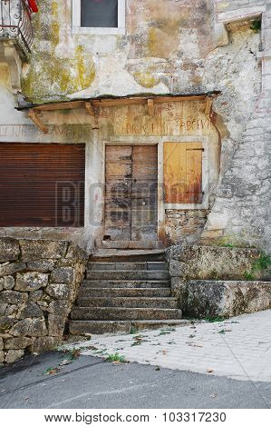 Building In Pican