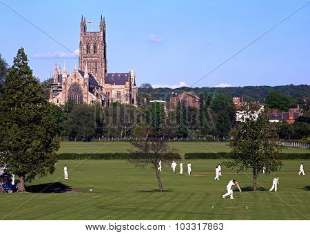 Worcester Cathedral and cricketers.