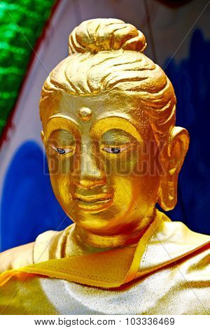 Siddharta   In The Temple          Step     Wat  Palaces