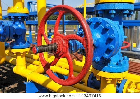 Handle gate valve with steel pipe