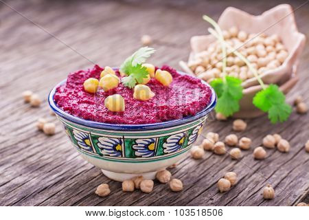 Beetroot hummus