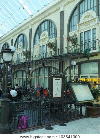 Mercato Shopping Mall in Dubai, UAE