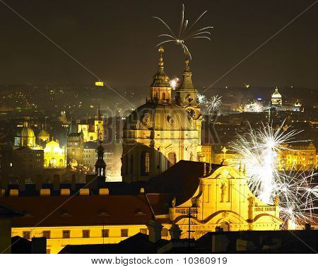 St.-Nikolaus-Kirche in der Nacht, Neujahr '' s Eve In Prag, Tschechische R