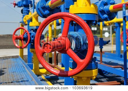 Handle gate valve with steel pipe