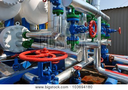 Handle gate valve with steel pipe