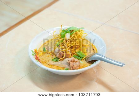 Kao Soi Gai, Chiang Mai Crispy Noodles With Chicken