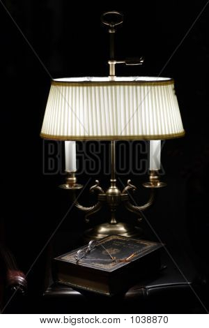 Lampa & książki