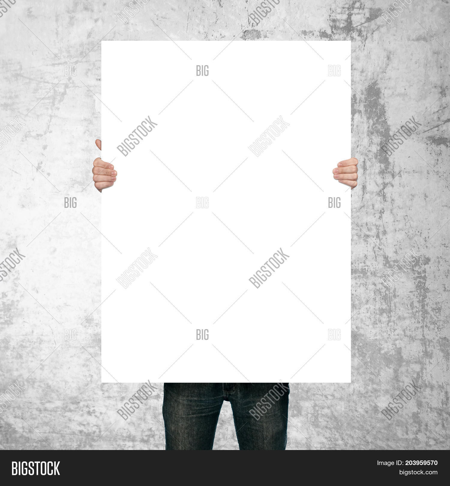 пустой постер. постер для девушки пустой. рамка кирпичная стена. пустой постер. пустая картинка для надписи.