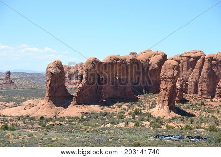 utahs arches national park has stunning landscapes filled with rock formations, arches and dunes