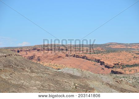 utahs arches national park has stunning landscapes filled with rock formations, arches and dunes