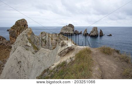 Cantabria, Costa Quebrada, Around Liencres