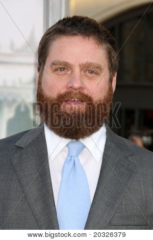 LOS ANGELES - 19 de mayo: Zach Galifianakis llegando en el estreno de 