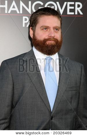 LOS ANGELES - 19 de mayo: Zach Galifianakis llegando en el estreno de 