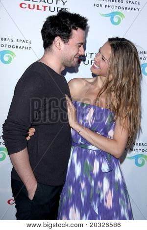 LOS ANGELES - 19 maggio: Jamie Belman; Petra Nemcova arrivando alla serata di apertura della bellezza Cultu