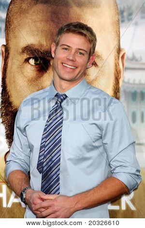 LOS ANGELES - 19 mei: Trevor Donovan aankomen op de 