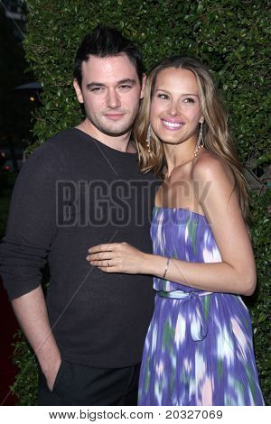 LOS ANGELES - 19 maggio: Jamie Belman; Petra Nemcova arrivando alla serata di apertura della bellezza Cultu