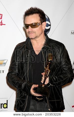 LAS VEGAS - 22 maja: Bono w sali prasowej 2011 Billboard Music Awards w MGM Grand Garden A