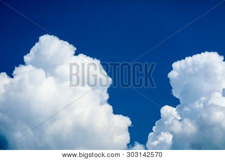 Summer Dark Blue Sky Soft Cloud White Huge Heap Cloud Sunshine