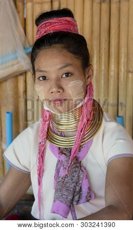 Bangkok, Tahiland - 2019-03-03 - Karen Long Neck Woman In Portrait