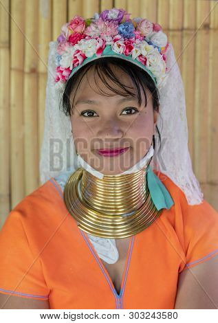 Bangkok, Tahiland - 2019-03-03 - Karen Long Neck Woman In Portrait