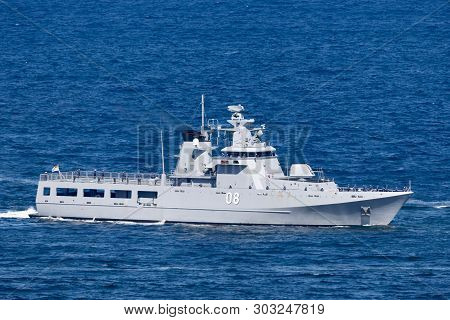 Sydney, Australia - October 4, 2013: Kdb Darulaman Opv-08 Darussalam-class Off Shore Patrol Vessel O