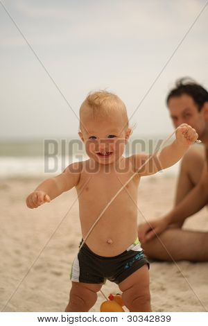 Bambino sulla spiaggia