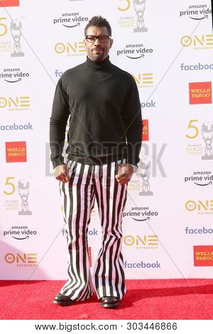 LOS ANGELES - MAR 30:  Deon Cole at the 50th NAACP Image Awards - Arrivals at the Dolby Theater on March 30, 2019 in Los Angeles, CA