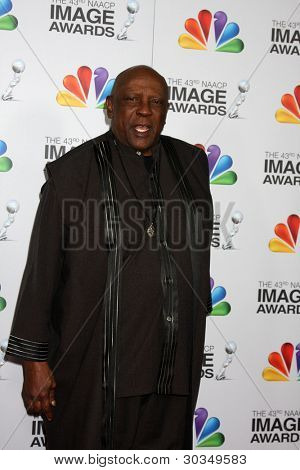 Los Angeles feb 17: Lou Gossett jr. bei der 43. naacp Image kommt awards bei der Schrein Auditori