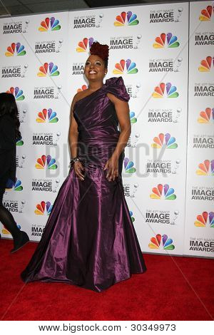 LOS ANGELES - FEB 17: Ledisi Anibade unge ankommer den 43rd NAACP Image Awards på Shrine Aud