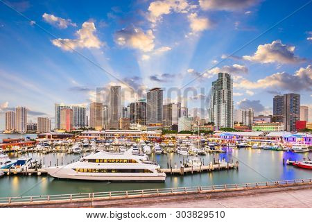 Miami, Florida, USA downtown skyline at dusk.