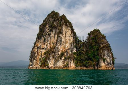 Blue Lake In Chiewlarn Surat Thani Thailand. Beautiful Of Nature And Calm