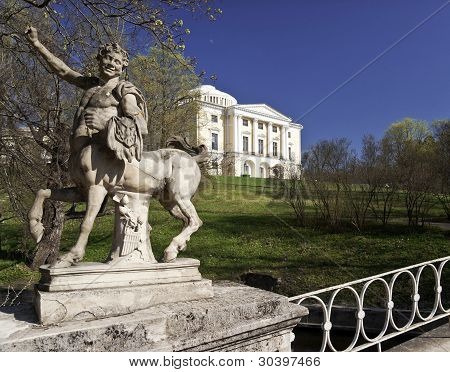 Centaura rzeźby w parku
