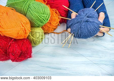 Knitting Yarn , Bright Colors Of Knitting Threads  .