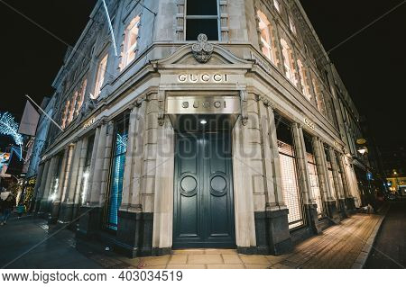 London | Uk -  2020.11.07: Gucci Store In The Evening Closed During The Covid 19 Lockdown