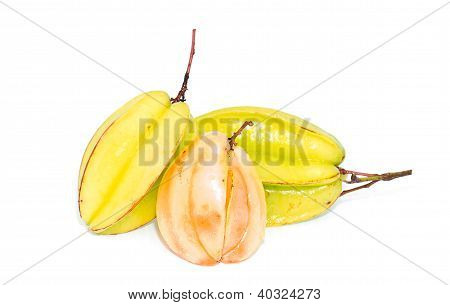 Carambole o stella di frutta su sfondo bianco