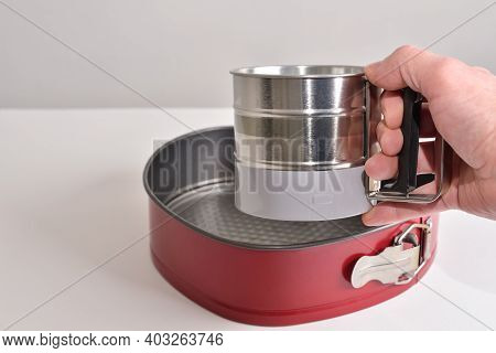Sifter For Sifting And Aerating Flour And Springform Cake Pan, Kitchen Ware For Baking