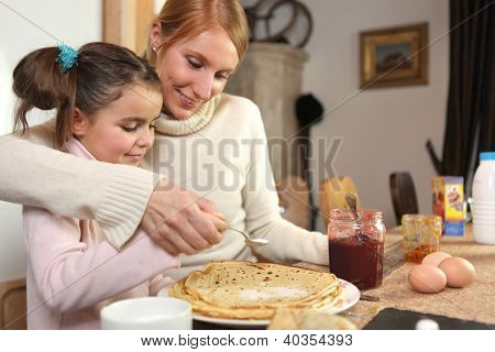 szerető anya így kislány palacsinta