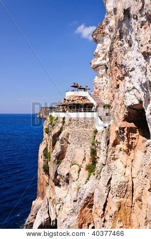 Cova D アン Xoroi、コーブのカラ En ポーター、メノルカ島、バレアレス諸島、スペイン