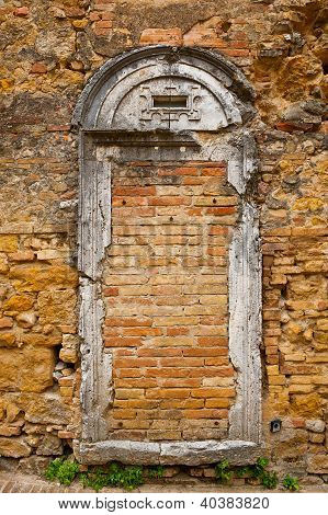 Porta immured