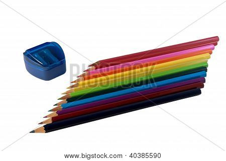 Fila de lápices de colores.