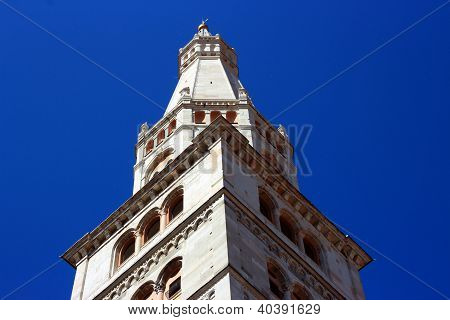 Ghirlandina